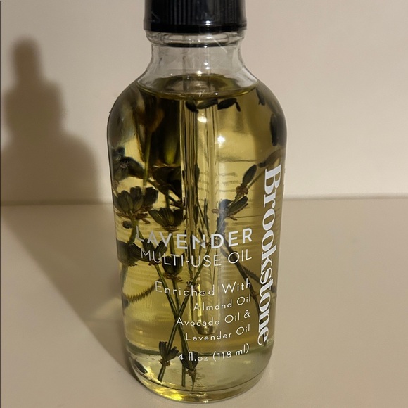Brookstone Herbal Infused Lavender Multi-Use Oil 4 fl oz - Picture 2 of 4